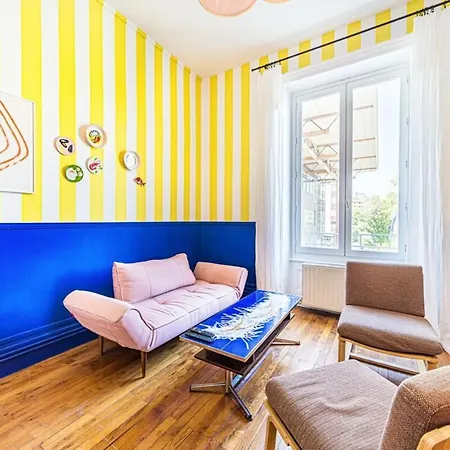 Colorful Apartment 2 Bedrooms In The Heart Of Ollins Oullins Exterior photo