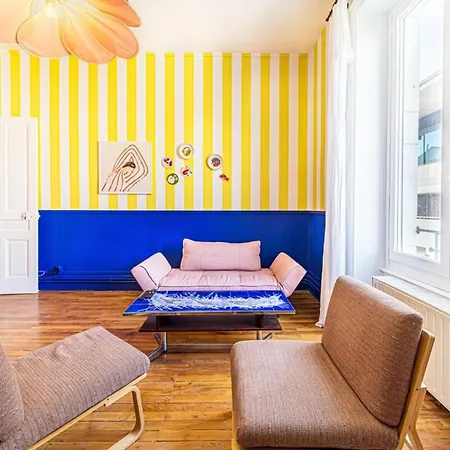 Colorful Apartment 2 Bedrooms In The Heart Of Ollins Oullins Exterior photo