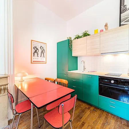 Colorful Apartment 2 Bedrooms In The Heart Of Ollins Oullins Exterior photo