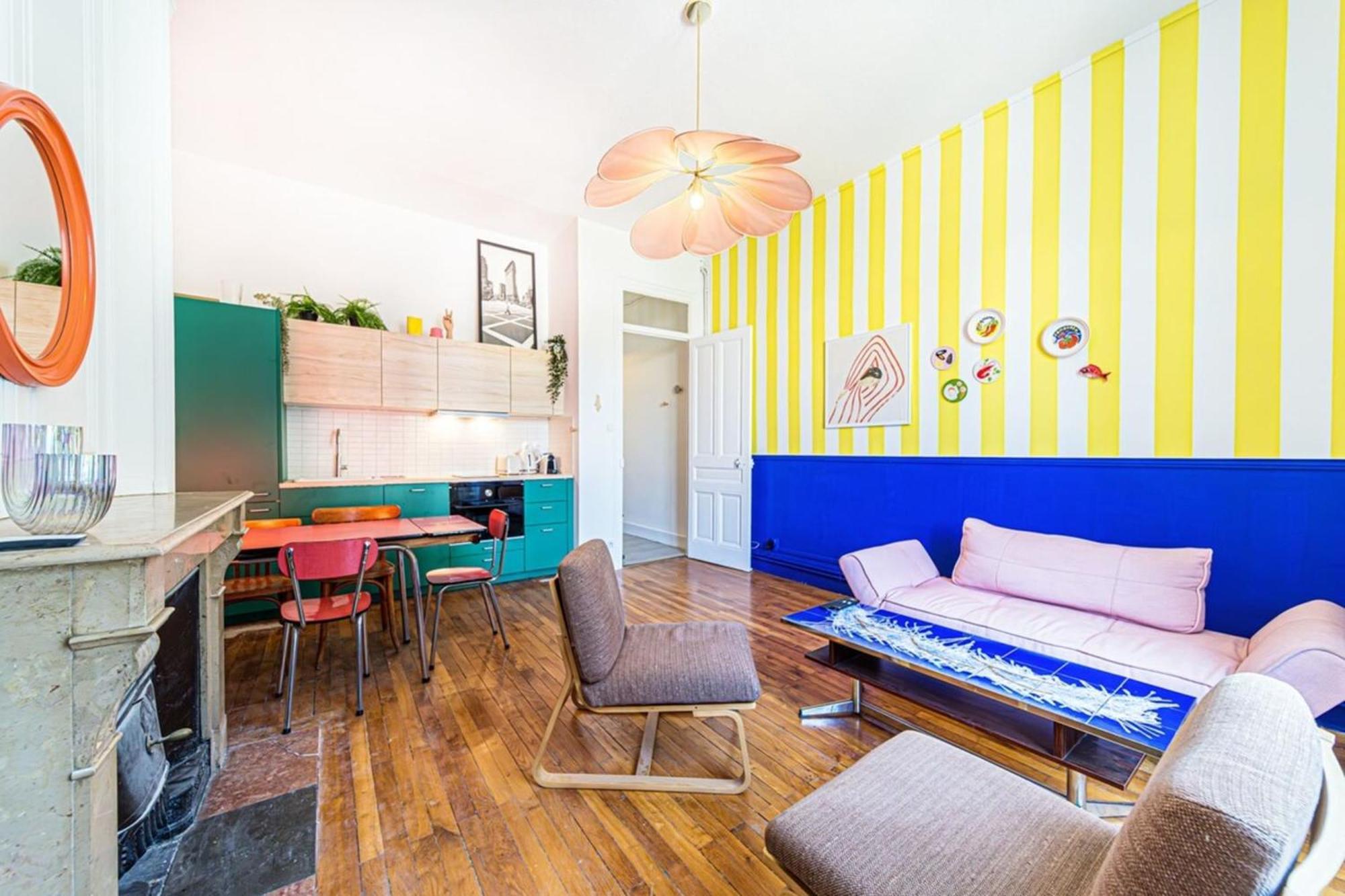 Appartement Colorful 2 Bedrooms In The Heart Of Ollins Oullins